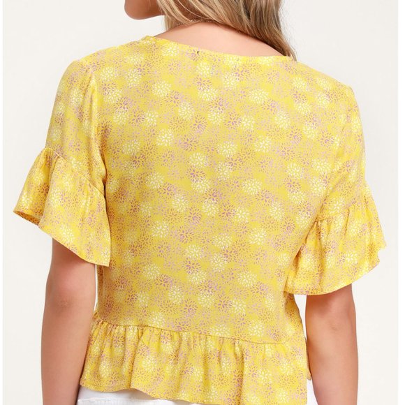 Lulus Breah Yellow Print tie-front Top - Picture 4 of 13